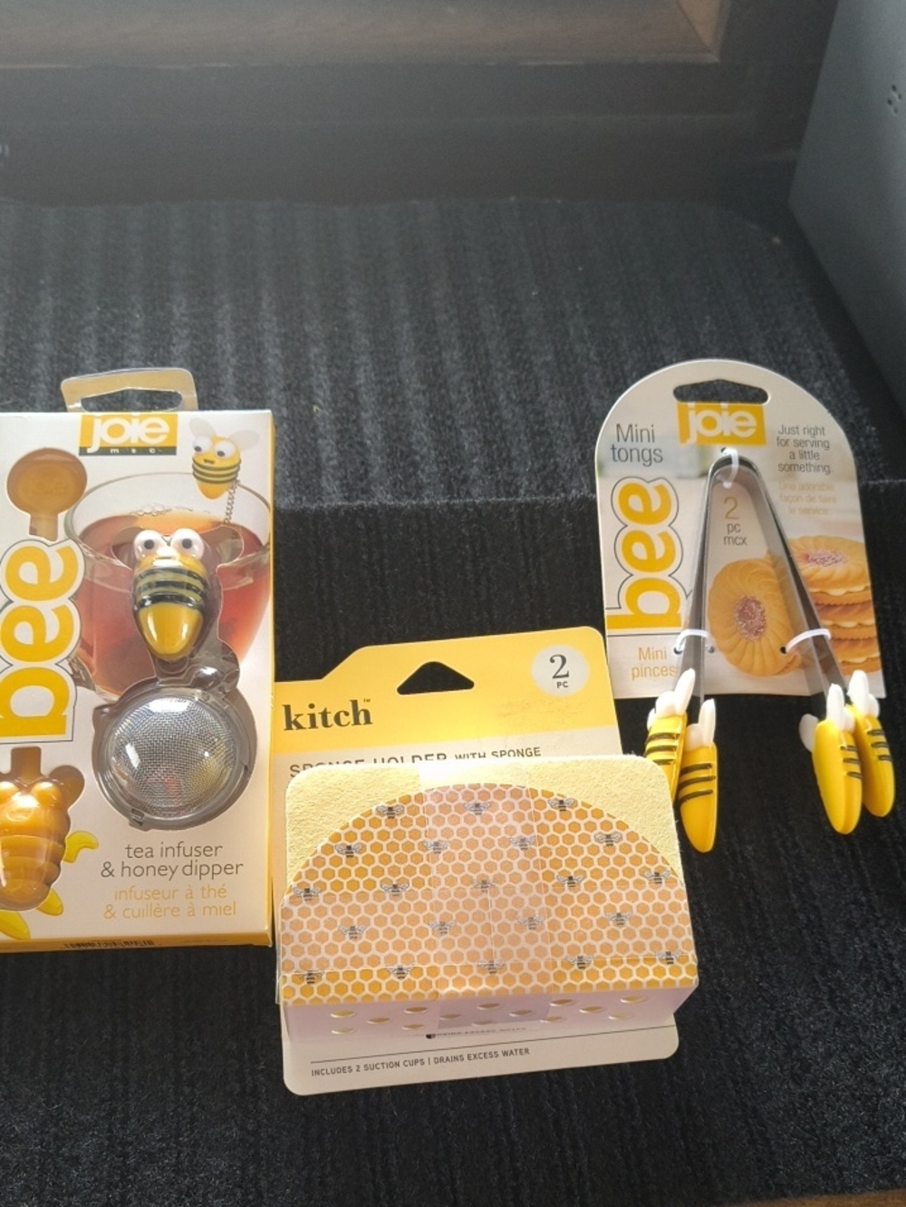 Joie Bee Yellow Tea Infuser and Mini Tongs Party Set
